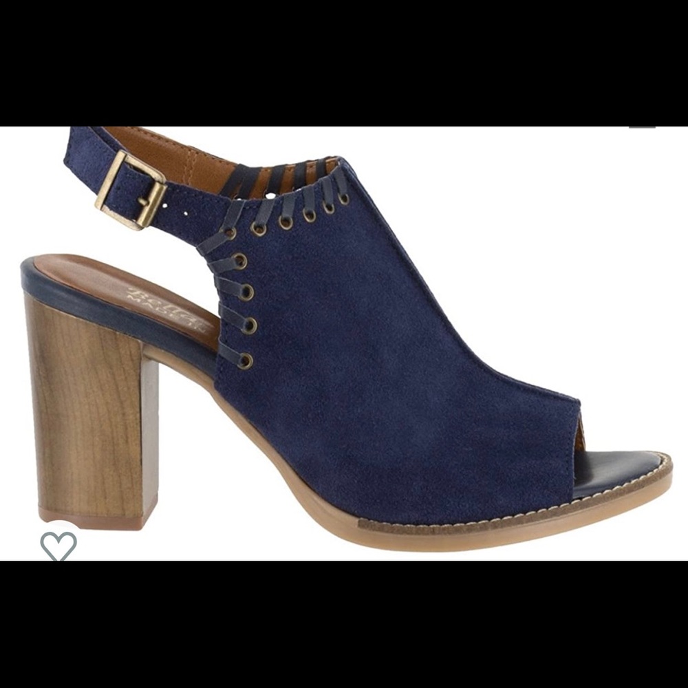 NEW SZ 7.5 Bella Vita Navy suede peep toe mules😍